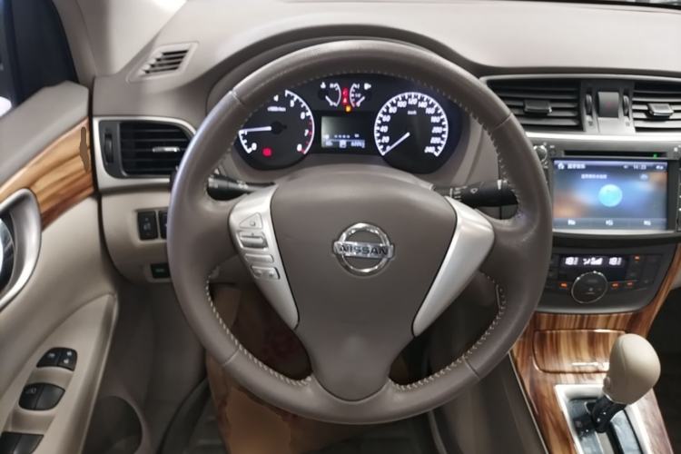Used Nissan Sylphy 2014 1.6XV CVT Deluxe Edition Steering Wheel