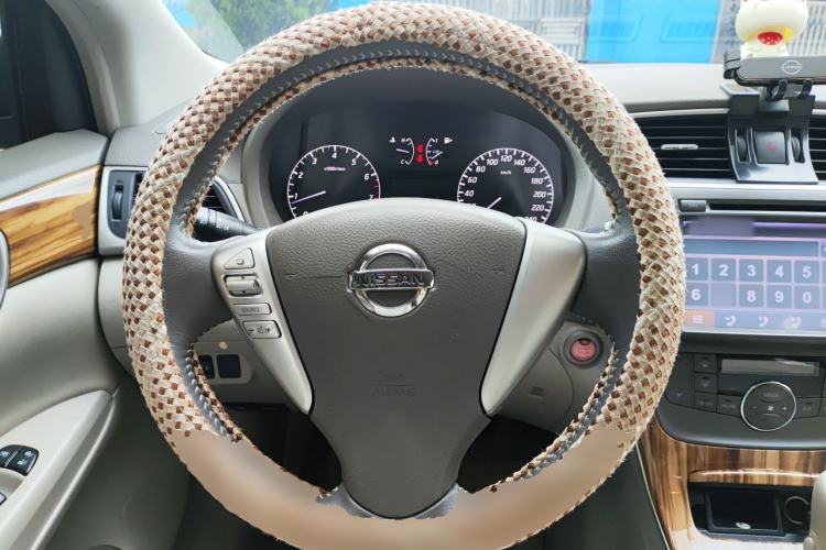 Used Nissan Sylphy 2014 1.6XV CVT Deluxe Edition Steering Wheel