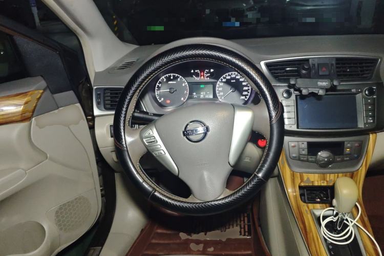 Used Nissan Sylphy 2014 1.6XV CVT Deluxe Edition Steering Wheel
