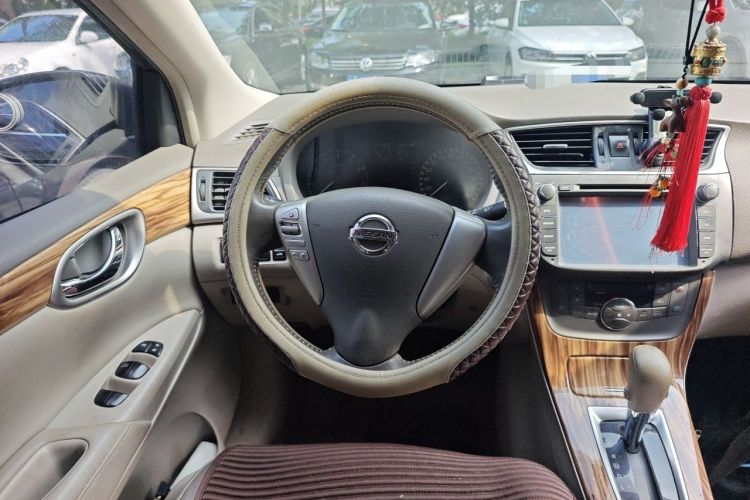 Used Nissan Sylphy 2014 1.6XV CVT Deluxe Edition Steering Wheel