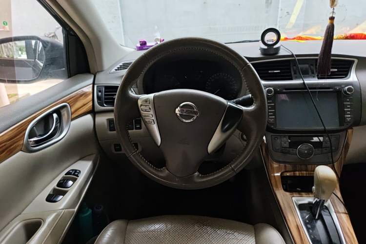 Used Nissan Sylphy 2014 1.6XV CVT Deluxe Edition Steering Wheel