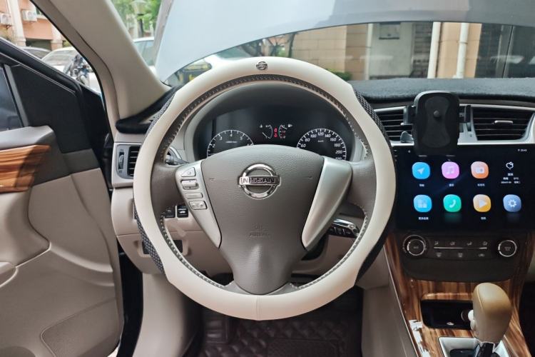 Used Nissan Sylphy 2014 1.6XV CVT Deluxe Edition Steering Wheel