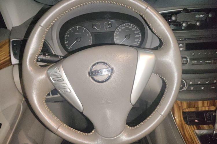 Used Nissan Sylphy 2014 1.6XV CVT Deluxe Edition Steering Wheel