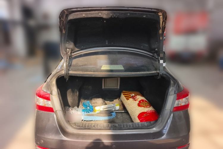 Used Nissan Sylphy 2014 1.6XV CVT Deluxe Edition Trunk