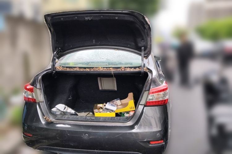 Used Nissan Sylphy 2014 1.6XV CVT Deluxe Edition Trunk