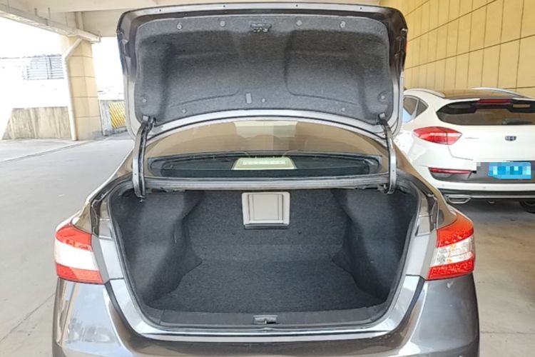 Used Nissan Sylphy 2014 1.6XV CVT Deluxe Edition Trunk
