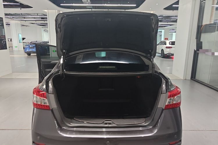 Used Nissan Sylphy 2014 1.6XV CVT Deluxe Edition Trunk