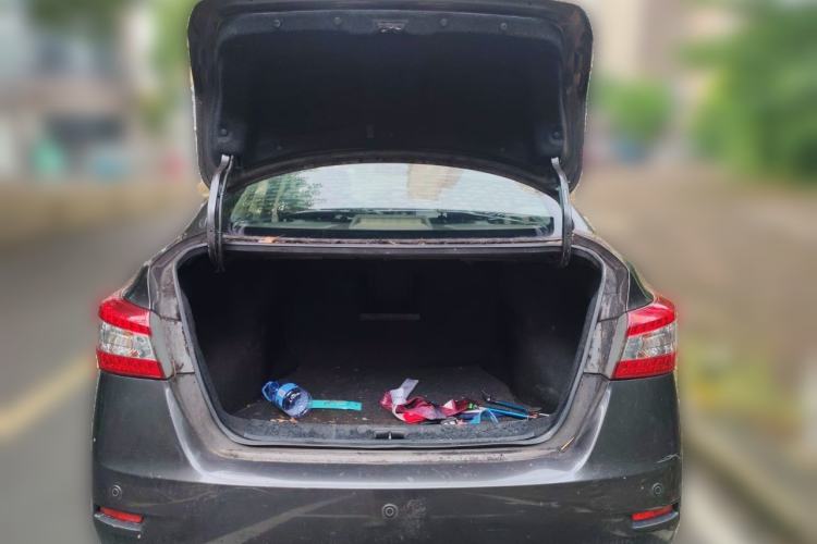 Used Nissan Sylphy 2014 1.6XV CVT Deluxe Edition Trunk