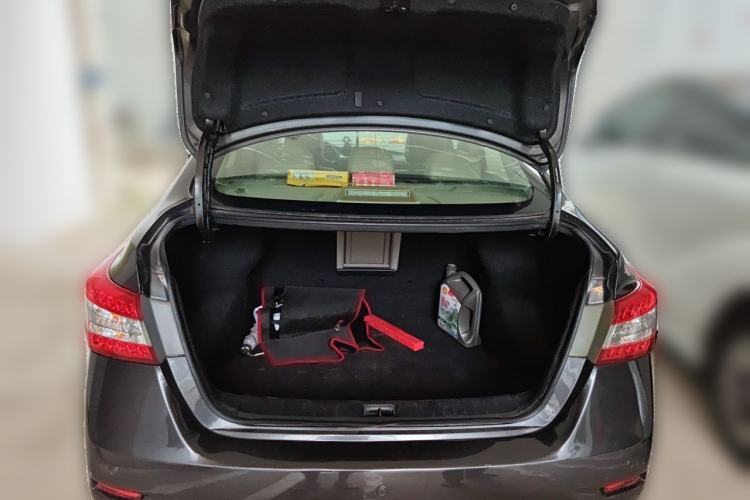 Used Nissan Sylphy 2014 1.6XV CVT Deluxe Edition Trunk