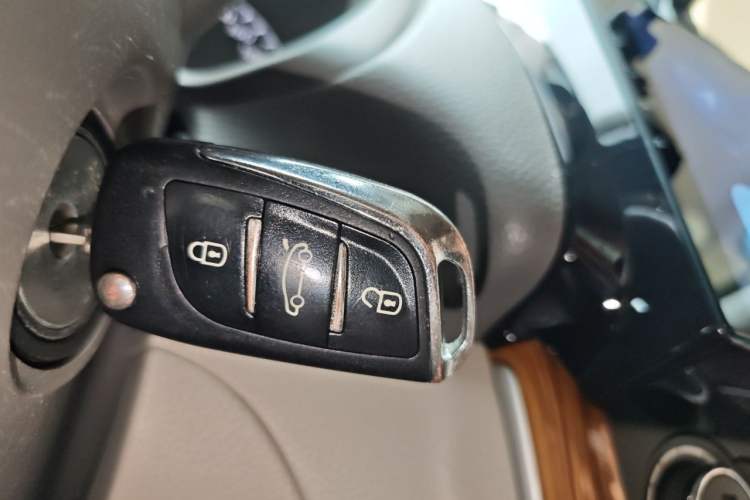 Used Nissan Sylphy 2014 1.6XV CVT Deluxe Edition Vehicle Key