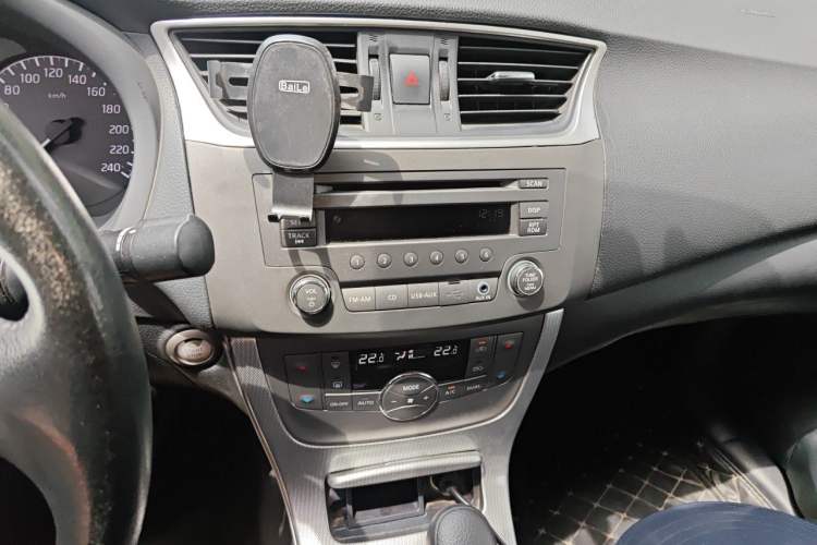 Used Nissan Sylphy 2014 1.6XV CVT Deluxe Edition Audio And AC Panel