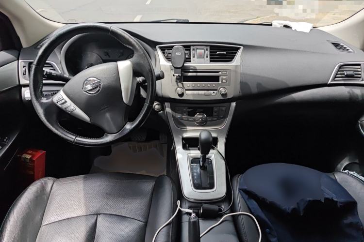 Used Nissan Sylphy 2014 1.6XV CVT Deluxe Edition Center Console