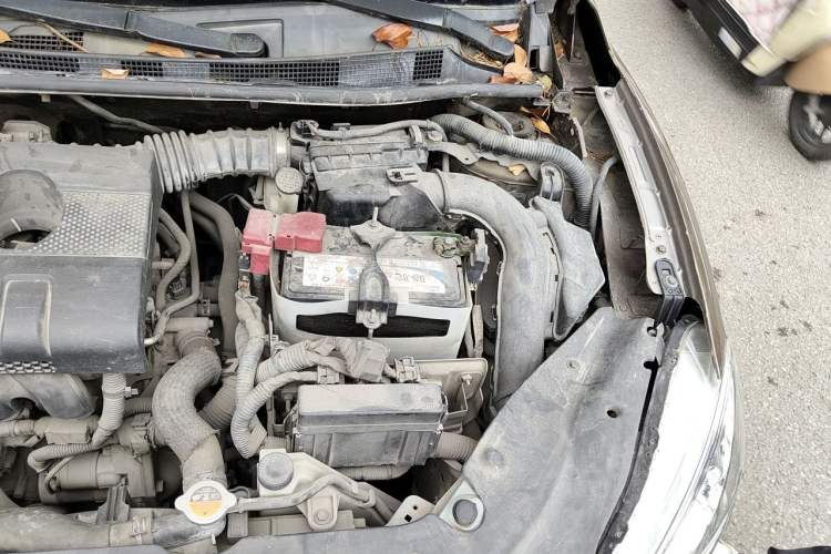 Used Nissan Sylphy 2014 1.6XV CVT Deluxe Edition Engine Bay Left