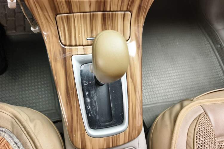 Used Nissan Sylphy 2014 1.6XV CVT Deluxe Edition Gear Lever