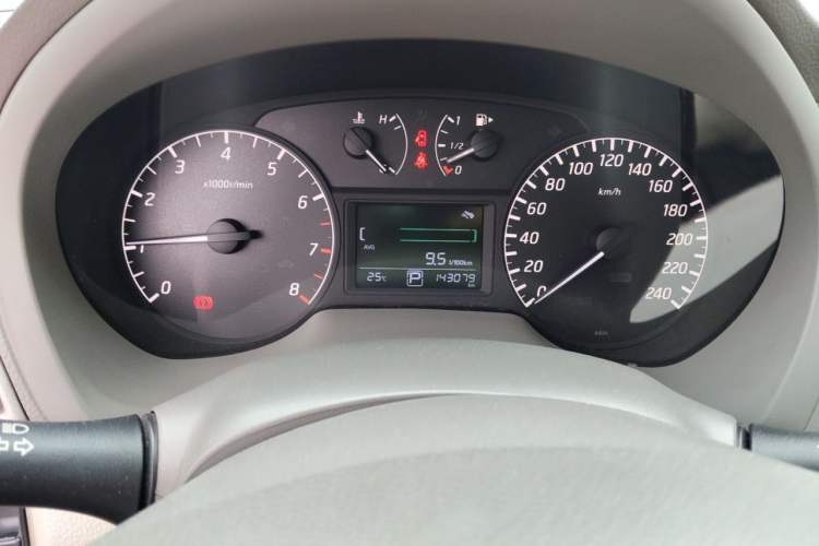 Used Nissan Sylphy 2014 1.6XV CVT Deluxe Edition Instrument Cluster