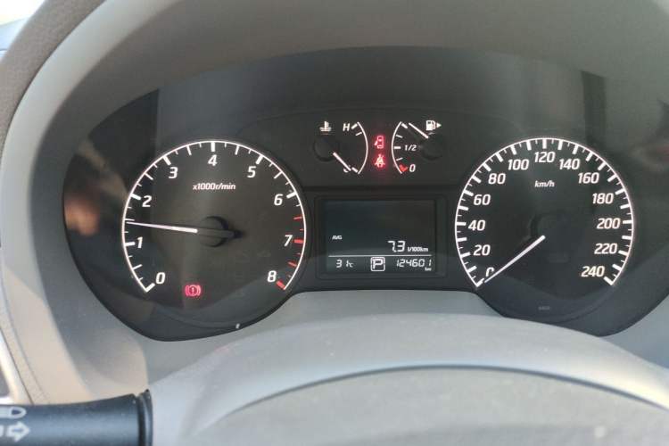 Used Nissan Sylphy 2014 1.6XV CVT Deluxe Edition Instrument Cluster