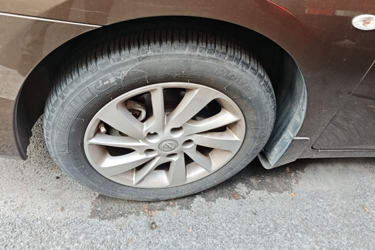 Used Nissan Sylphy 2014 1.6XV CVT Deluxe Edition Left Front Wheel Hub