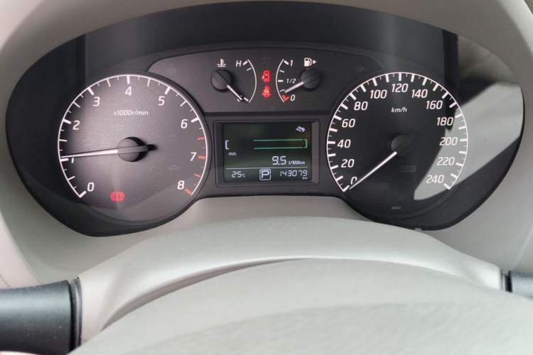 Used Nissan Sylphy 2014 1.6XV CVT Deluxe Edition Odometer Close Up