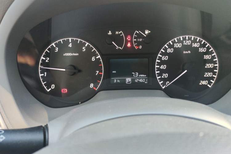 Used Nissan Sylphy 2014 1.6XV CVT Deluxe Edition Odometer Close Up