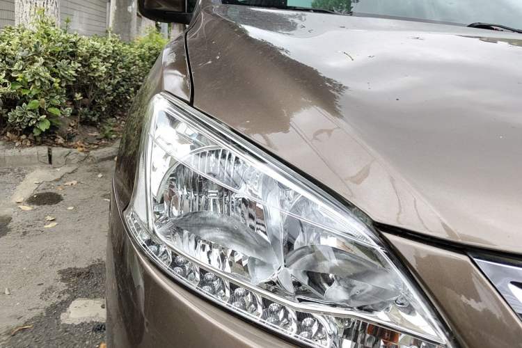 Used Nissan Sylphy 2014 1.6XV CVT Deluxe Edition Right Front Headlight