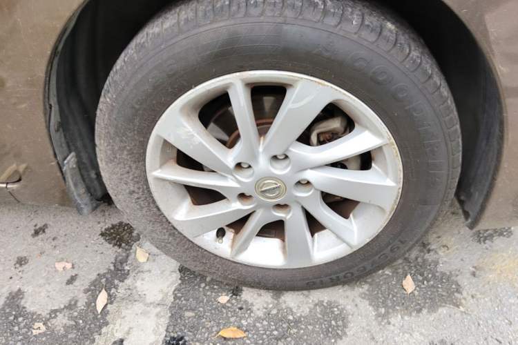 Used Nissan Sylphy 2014 1.6XV CVT Deluxe Edition Right Front Wheel Hub