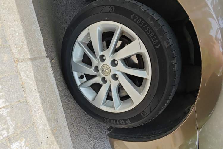 Used Nissan Sylphy 2014 1.6XV CVT Deluxe Edition Right Front Wheel Hub