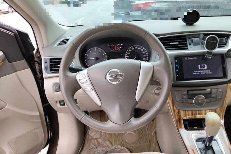 Used Nissan Sylphy 2014 1.6XV CVT Deluxe Edition Steering Wheel