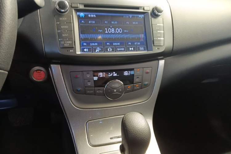 Used Nissan Sylphy 2014 1.6XV CVT Deluxe Edition Audio And AC Panel
