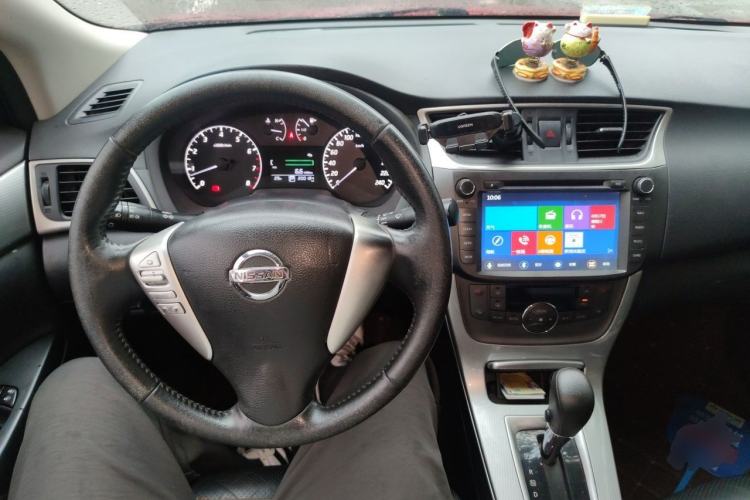 Used Nissan Sylphy 2014 1.6XV CVT Deluxe Edition Center Console