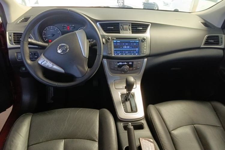 Used Nissan Sylphy 2014 1.6XV CVT Deluxe Edition Center Console