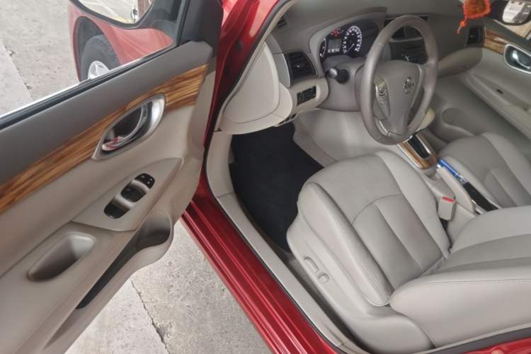 Used Nissan Sylphy 2014 1.6XV CVT Deluxe Edition Driver Seat