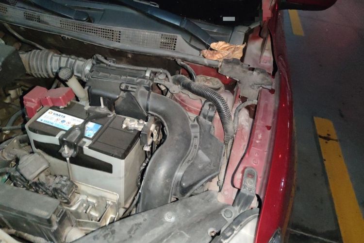 Used Nissan Sylphy 2014 1.6XV CVT Deluxe Edition Engine Bay Left
