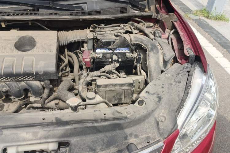 Used Nissan Sylphy 2014 1.6XV CVT Deluxe Edition Engine Bay Left