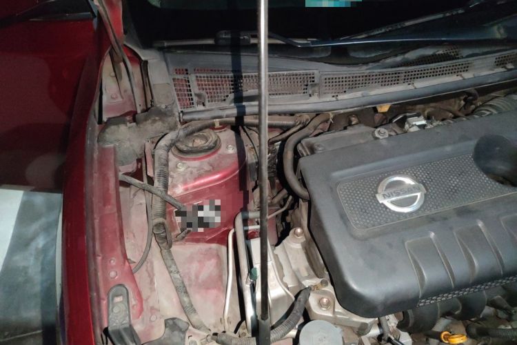 Used Nissan Sylphy 2014 1.6XV CVT Deluxe Edition Engine Bay Right