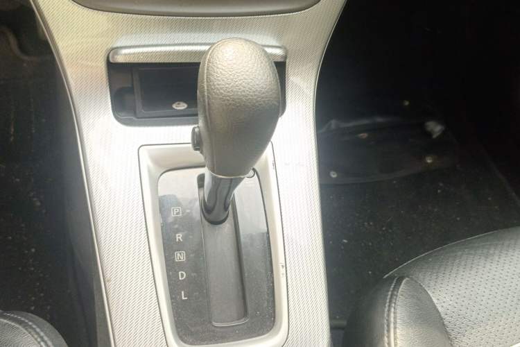 Used Nissan Sylphy 2014 1.6XV CVT Deluxe Edition Gear Lever