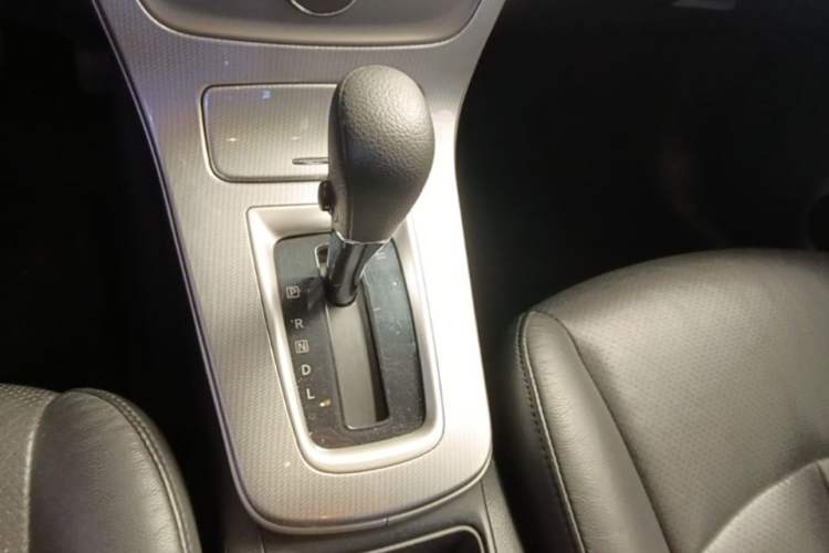 Used Nissan Sylphy 2014 1.6XV CVT Deluxe Edition Gear Lever