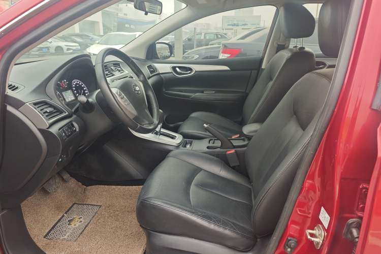 Used Nissan Sylphy 2014 1.6XV CVT Deluxe Edition Interior 4