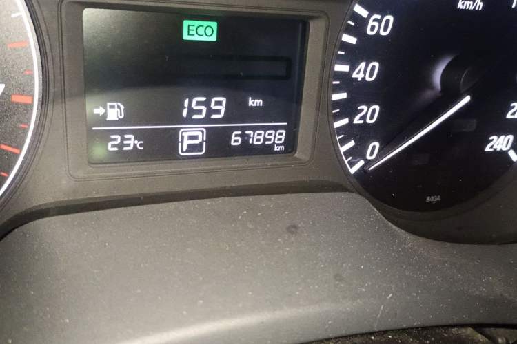 Used Nissan Sylphy 2014 1.6XV CVT Deluxe Edition Odometer Close Up