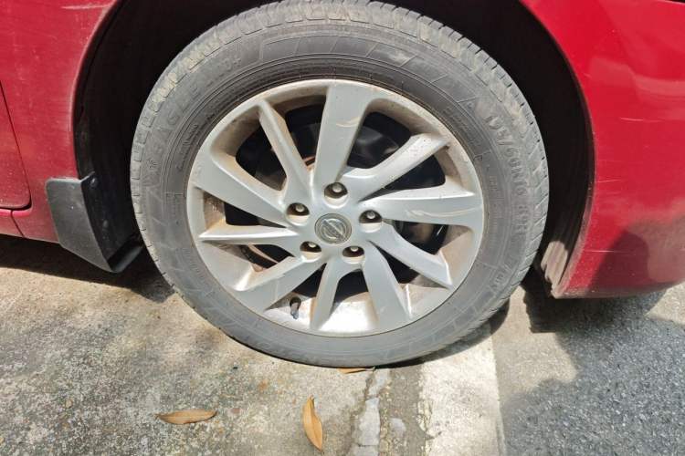 Used Nissan Sylphy 2014 1.6XV CVT Deluxe Edition Right Front Wheel Hub
