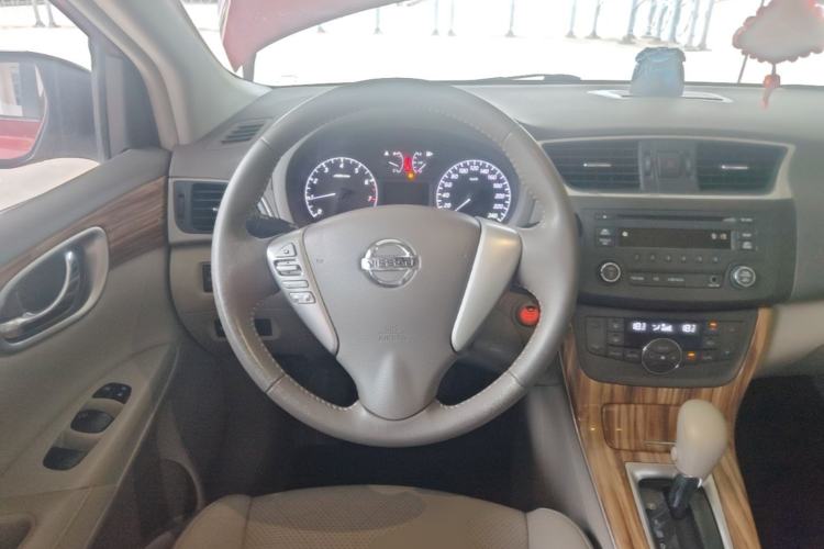 Used Nissan Sylphy 2014 1.6XV CVT Deluxe Edition Steering Wheel