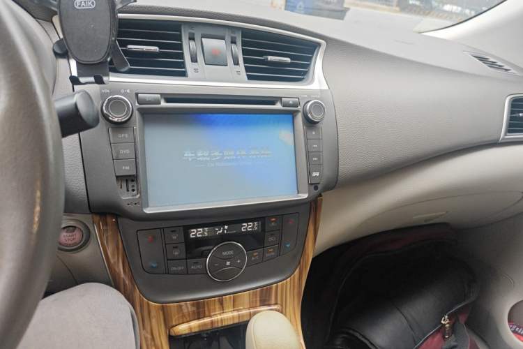 Used Nissan Sylphy 2014 1.6XV CVT Deluxe Edition Audio And AC Panel