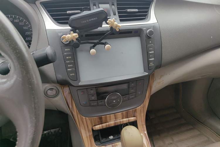 Used Nissan Sylphy 2014 1.6XV CVT Deluxe Edition Audio And AC Panel