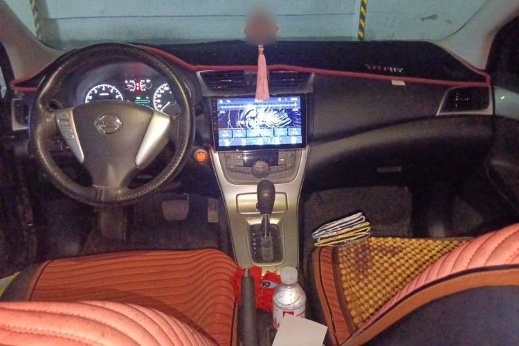 Used Nissan Sylphy 2014 1.6XV CVT Deluxe Edition Center Console
