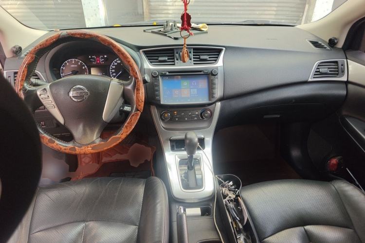 Used Nissan Sylphy 2014 1.6XV CVT Deluxe Edition Center Console