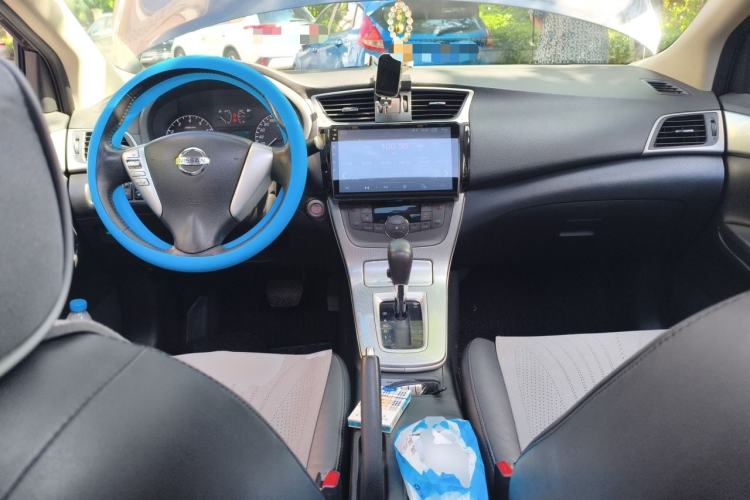 Used Nissan Sylphy 2014 1.6XV CVT Deluxe Edition Center Console
