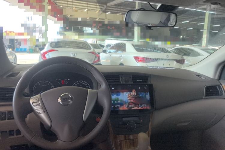 Used Nissan Sylphy 2014 1.6XV CVT Deluxe Edition Center Console