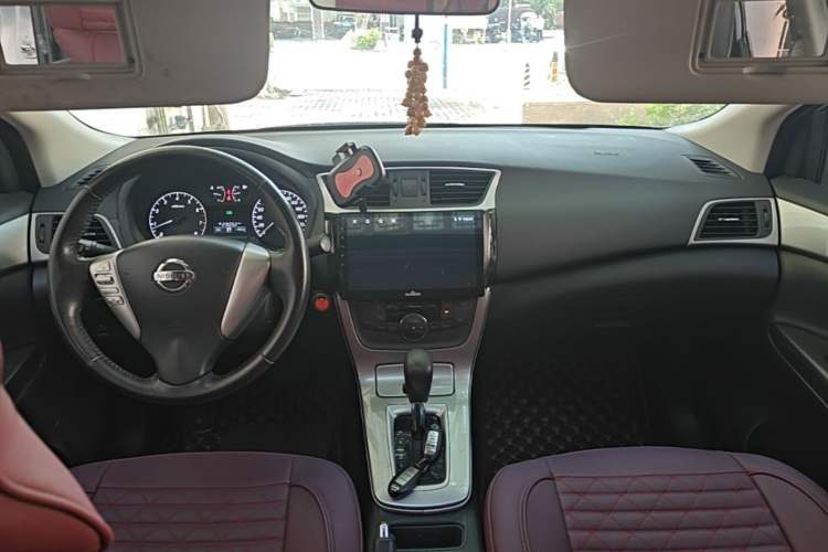 Used Nissan Sylphy 2014 1.6XV CVT Deluxe Edition Center Console
