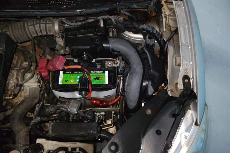 Used Nissan Sylphy 2014 1.6XV CVT Deluxe Edition Engine Bay Left