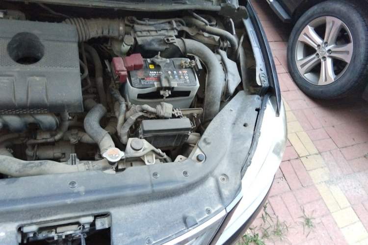 Used Nissan Sylphy 2014 1.6XV CVT Deluxe Edition Engine Bay Left