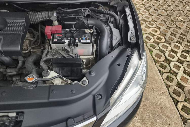 Used Nissan Sylphy 2014 1.6XV CVT Deluxe Edition Engine Bay Left